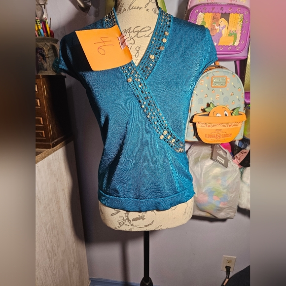 Jones New York Collection Petite Beautiful Turquoise Faux Blouse Beaded Size S - Picture 1 of 9